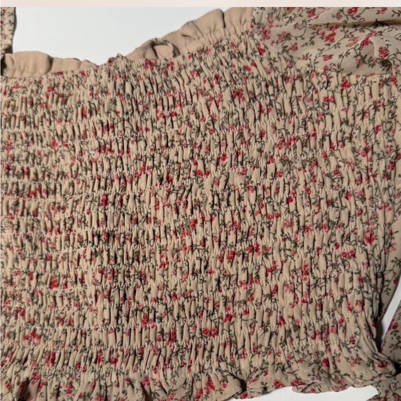 NWT Women’s Floral Puff Sleeve Crop Top Small - Picture 5 of 5